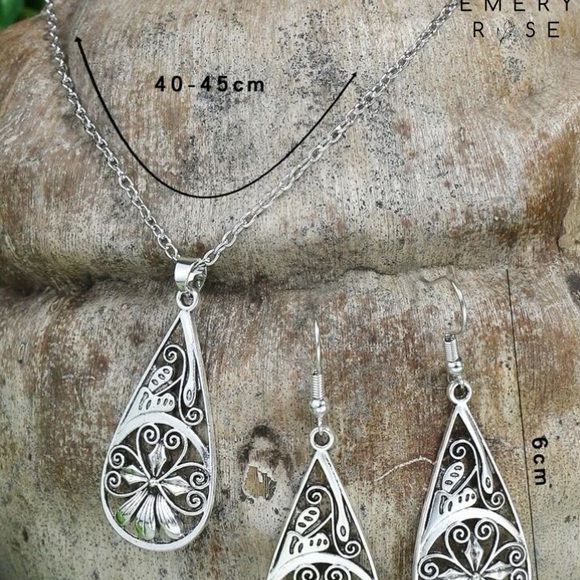 🆕 Boho Flower Necklace !!! Brand New!!! - Picture 2 of 2